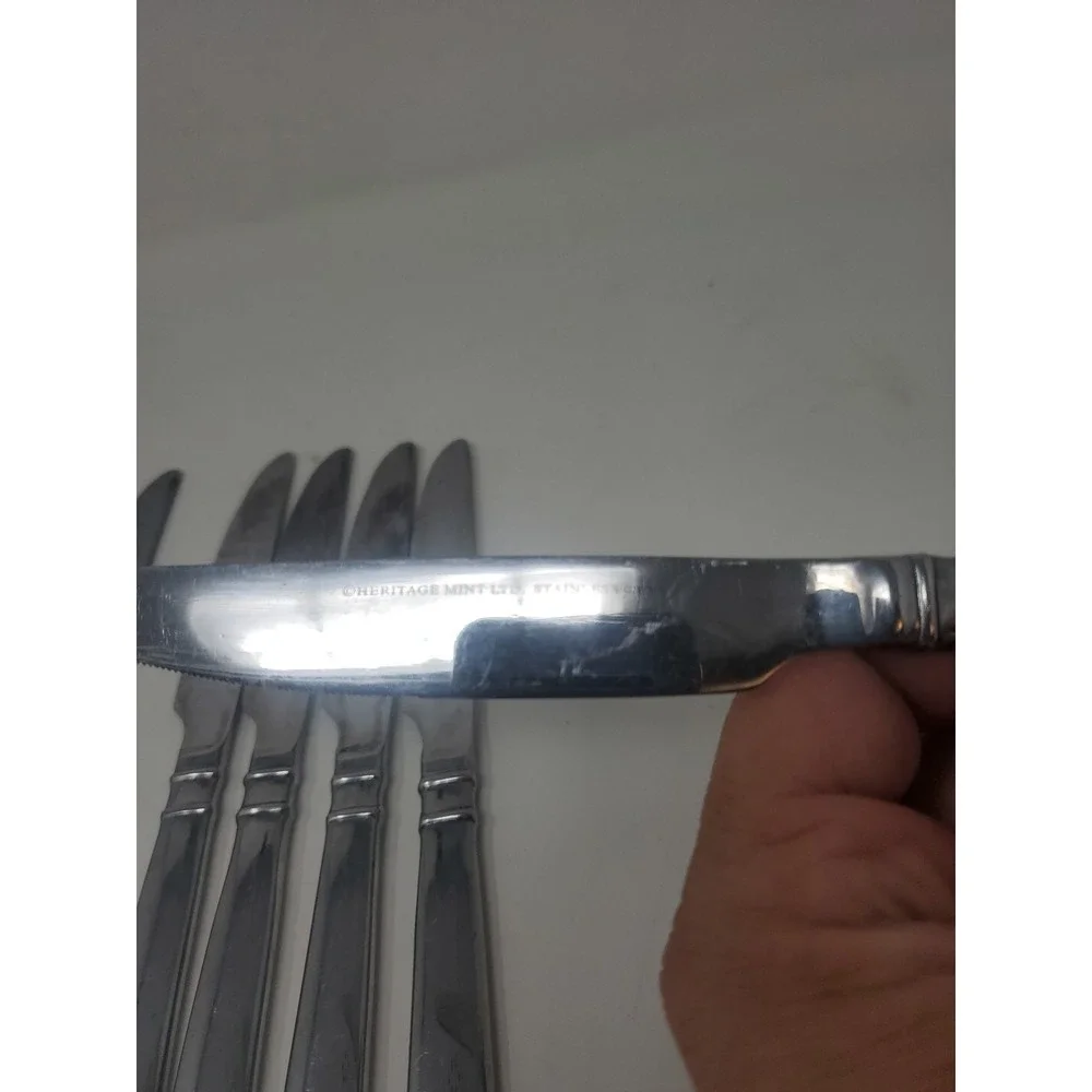 Heritage Mint Ltd BENTLEY Stainless set 8 Dinner Steak Knives Flatware